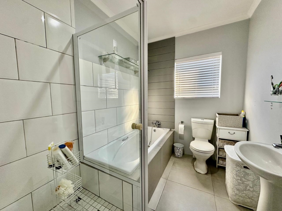 5 Bedroom Property for Sale in Rouxville Western Cape